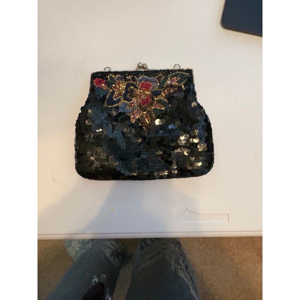 Floral beaded purse ￼